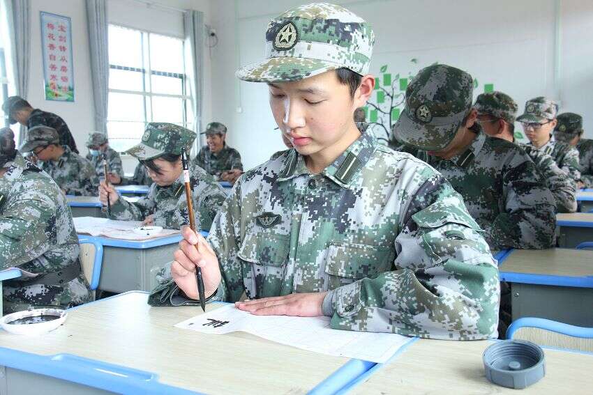 全封闭学校专门管理叛逆的学生,叛逆少年学校