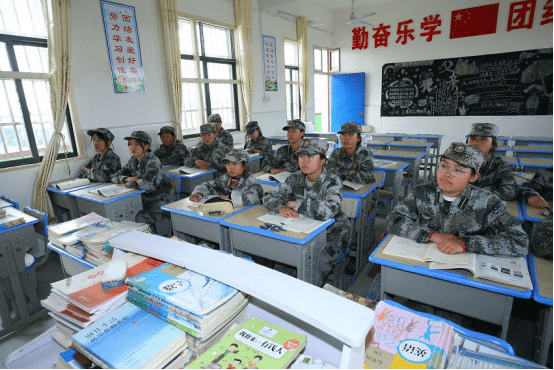 少年管教所学校,暑假封闭式学校